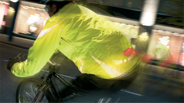 Shine, Cyclist, Shine – win 1 of 4 Endura Luminite Jackets worth £84.99!