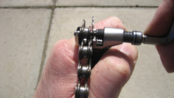 How to fix a chain