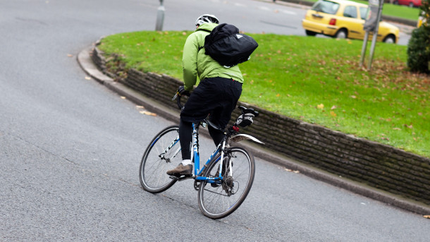 How to Safely Navigate Roundabouts on a Bike